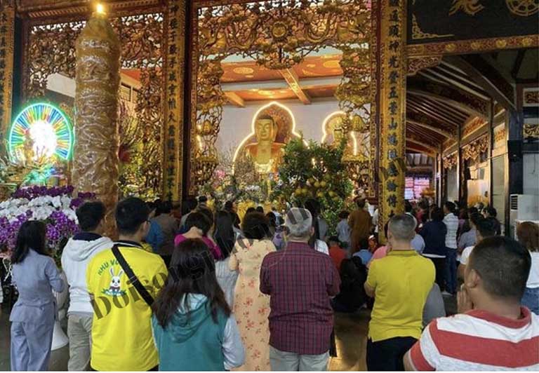 Le chua ngay dau thang