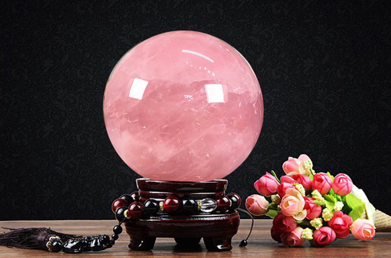 y nghia qua cau thach anh hong