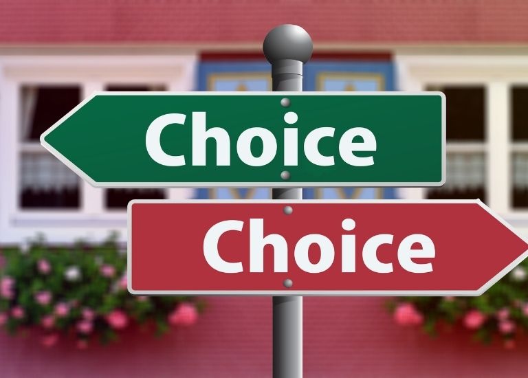 Hướng hợp với Tân Sửu nữ mạng là hướng Bắc, hướng Đông, hướng Nam và hướng Đông Nam