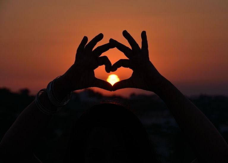 Chuyện tình duyên của các chú Ngựa năm 2023 rất thuận lợi.