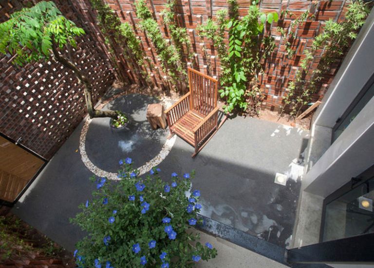 Tạo tấm bình phong trước nhà