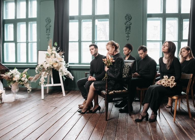 Bên cạnh việc lựa chọn hướng và không gian để xây dựng khu lăng mộ thì cần có sự nhất trí và đồng ý của các thành viên trong gia đình