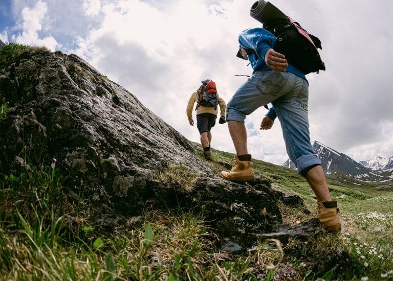 Bản mệnh tuổi Mùi ngay từ thuở nhỏ đã được sống trong một cuộc sống an nhàn, bình yêu và ngập tràn tình yêu thương của cha mẹ.