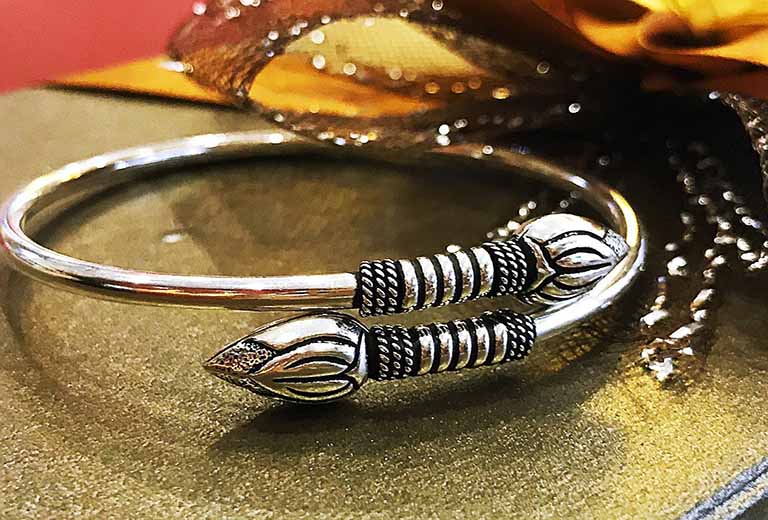 su dung do trang suc tru ta bang bac