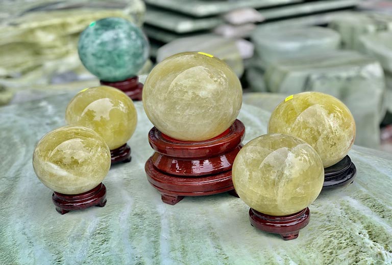 Qua cau thach anh vang