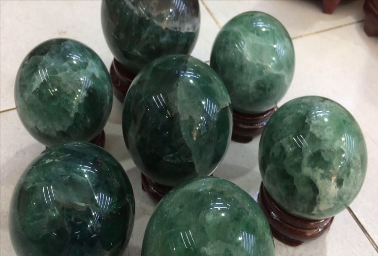 Qua cau thach anh xanh luc