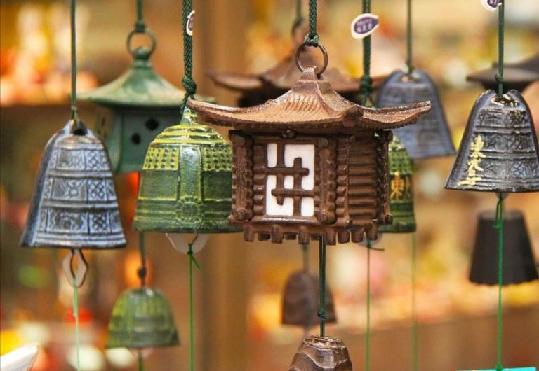 Phong thủy phương Đông quan niệm rằng chuông gió mang lại rất nhiều ý nghĩa to lớn.