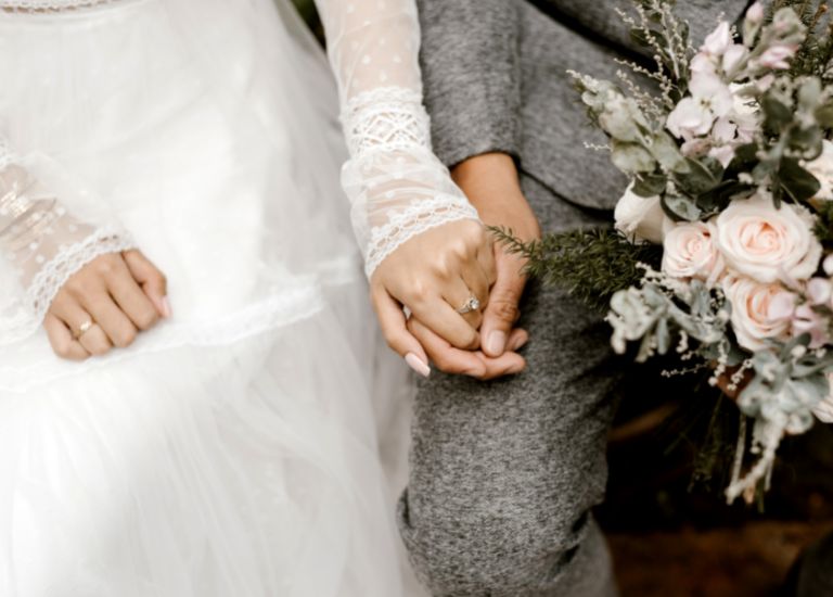 Trong việc lựa chọn hôn nhân, nữ tuổi Nhâm Dần nên kết hôn với những tuổi như Nhâm Dần, Mậu Thân, Giáp Thìn, Canh Tuất. để cuộc đời được chung sống trong hạnh phúc, cao sang quyền quý.