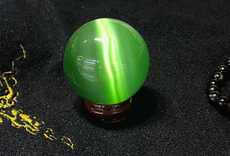 qua cau phong thuy da mat meo