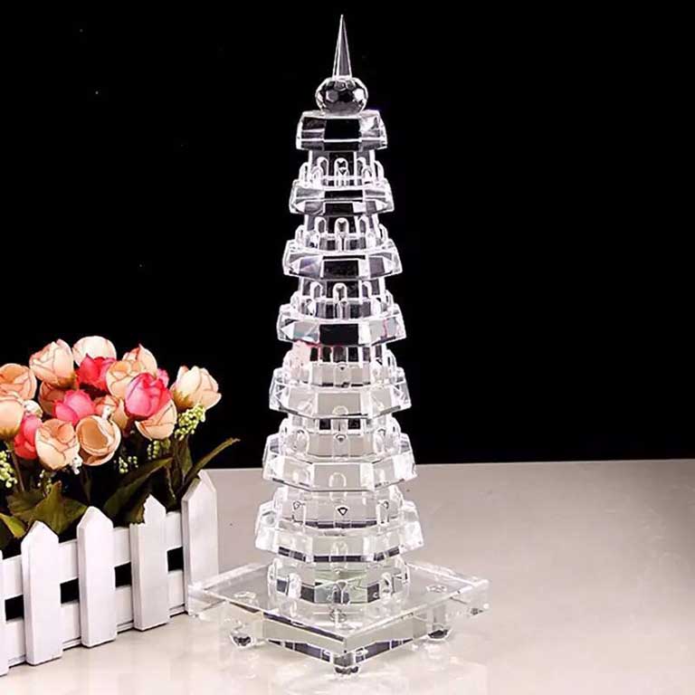 thap van xuong pha le