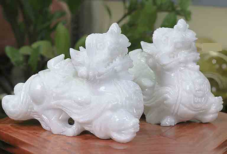 ty huu cam thach trang