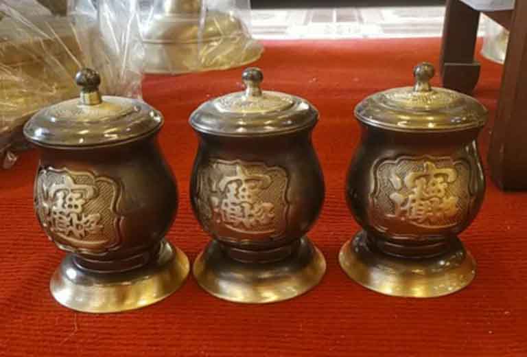 ban tho than tai gom nhung gi