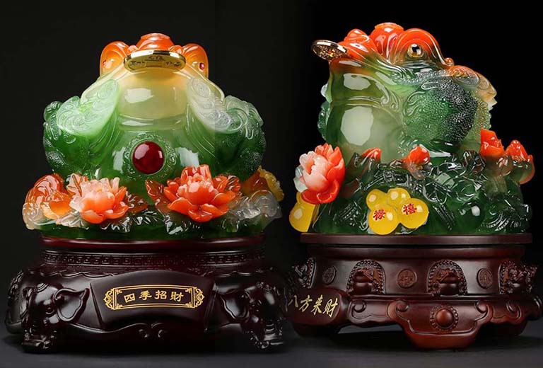 Coc ngam tien tren ban tho than tai 