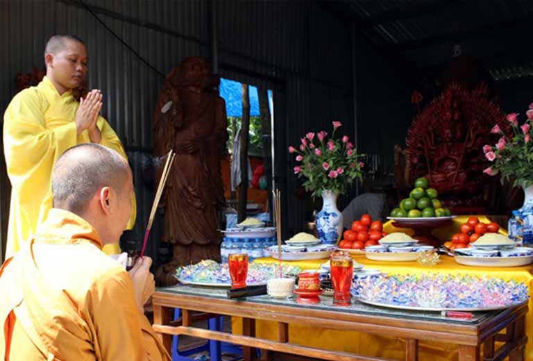 khai quang diem nhan ty huu