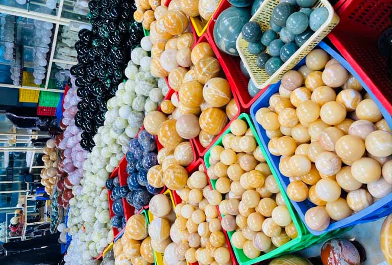 luu y vat pham phong thuy bang da thach anh