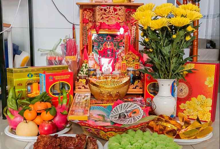 hoa tren ban tho than tai