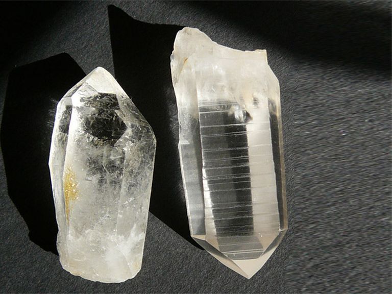 Đá phong thủy màu trắng hợp nhất vơi người Tuổi Quý Hợi 1983