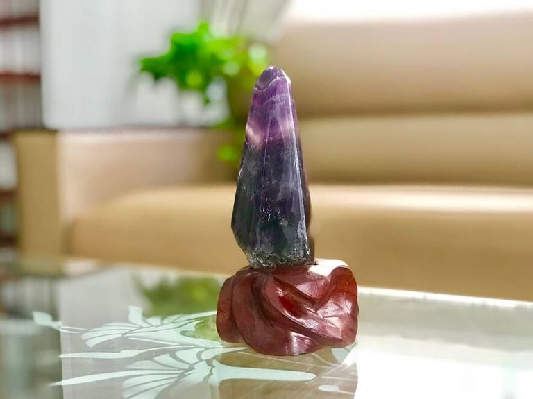 Tuổi Bính Thìn (1976) thuộc mệnh Thổ nên dùng đá phong thủy có màu thuộc mệnh Hỏa