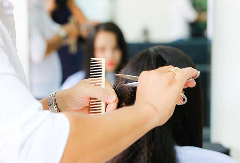 co nen cat toc trong thang co hon theo goc do khoa hoc