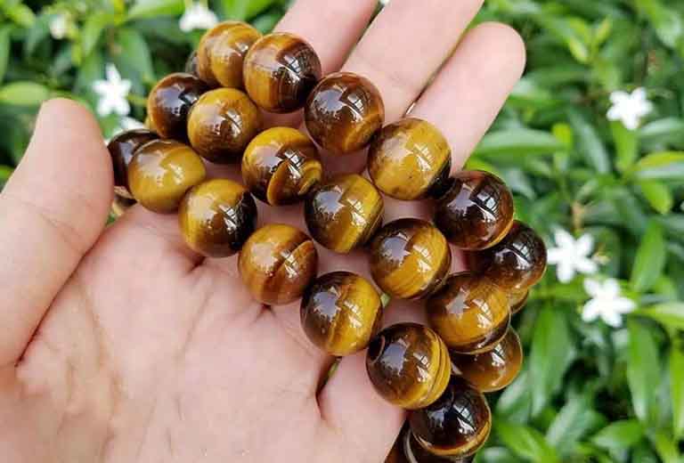 da phong thuy mat ho