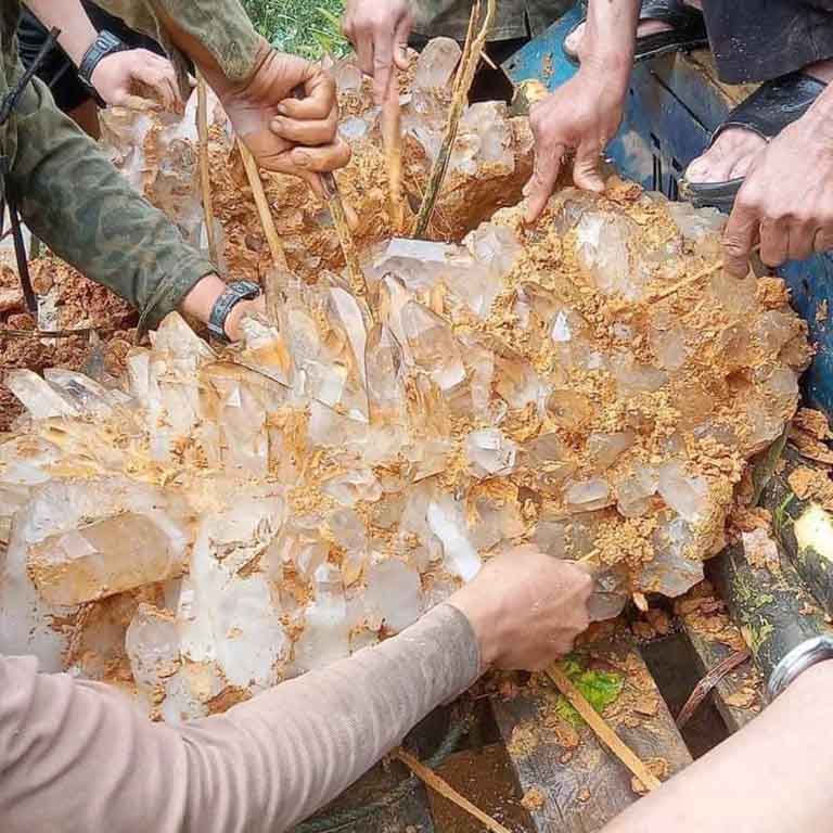 đá thạch anh đạt năng lượng tiêu chuẩn