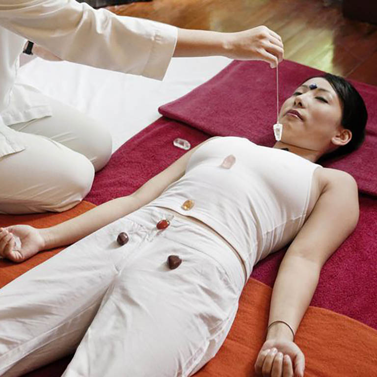 Dùng đá thạch anh để chữa bệnh