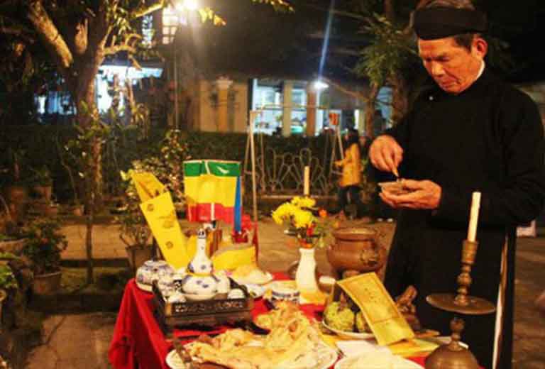 nhung luu y khi cung giao thua trong nha ngoai troi