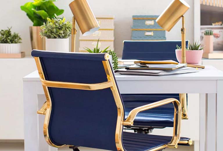 ban lam viec tuoi quy suu 1973