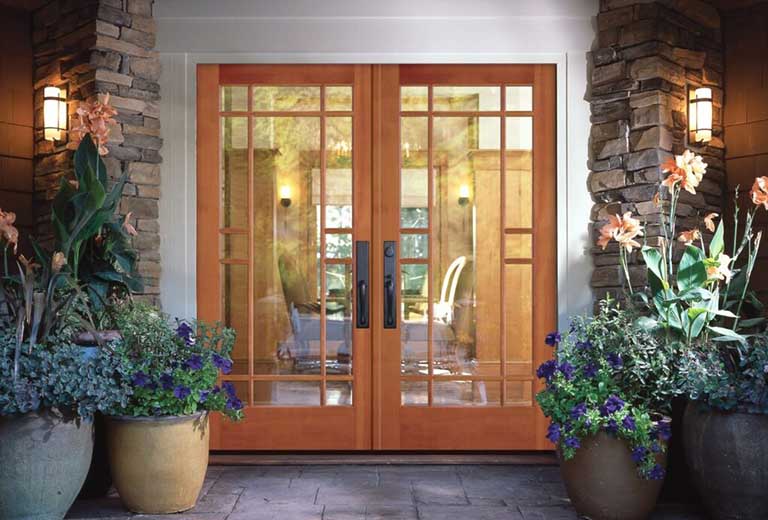 phong thuy phia truoc cua nha