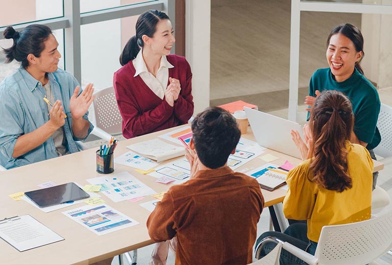 su nghiep tuong phu nu mat sau long may ram