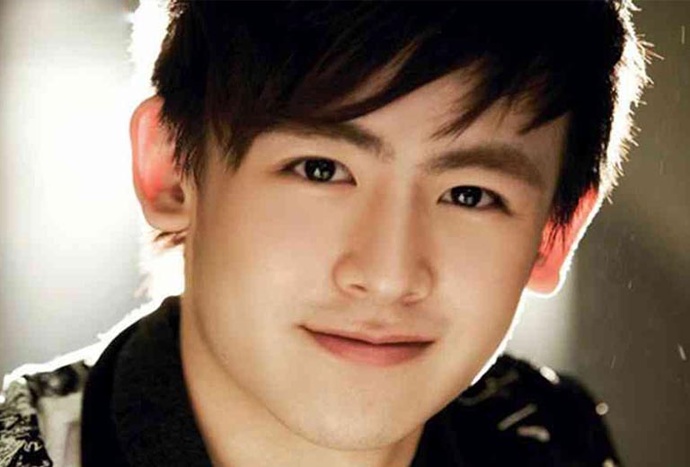 tuong nguoi mat sau long may ram dai