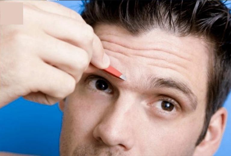 tuong nguoi mat sau long may ram mong