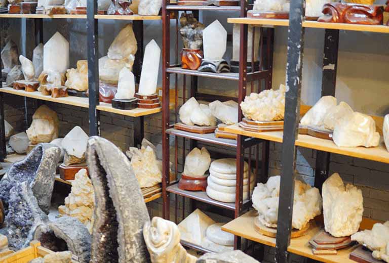 vat pham phong truoc cua nha