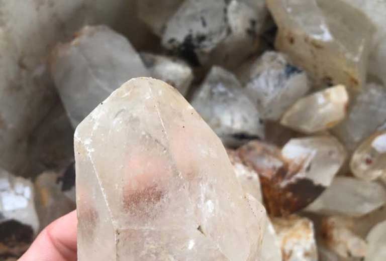 da phong thuy cho tuoi at suu