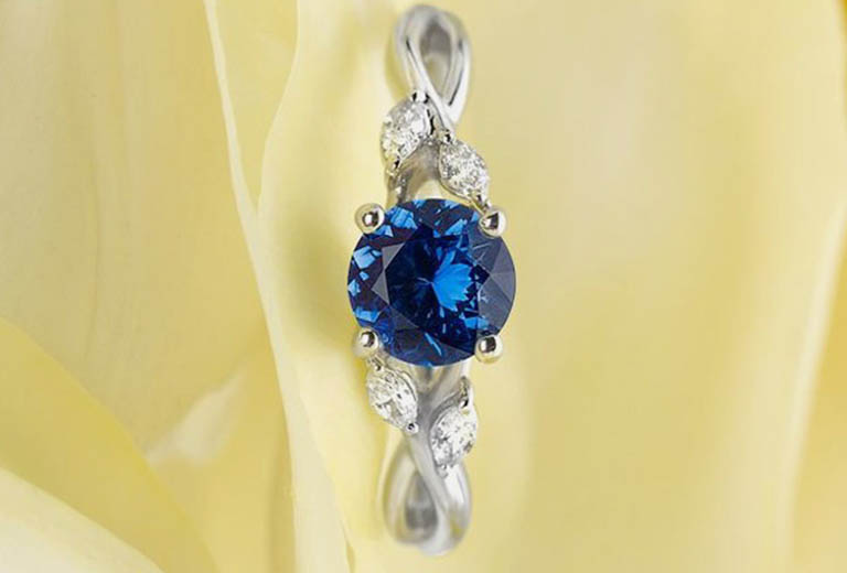 da Sapphire xanh nuoc bien