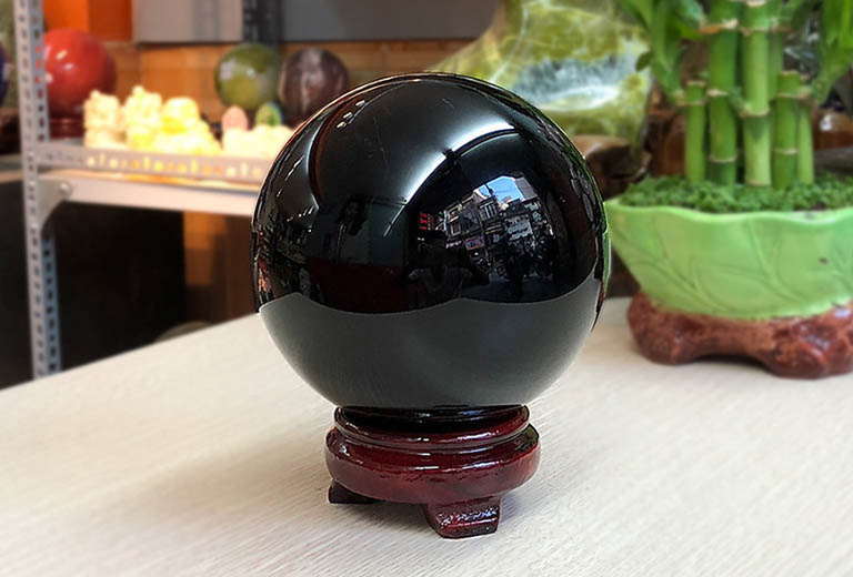 da thuy tinh nui lua