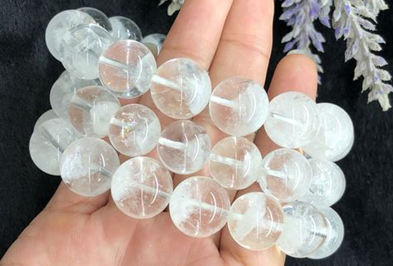 thach anh uu linh trang