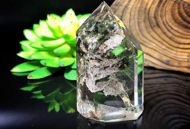 thach anh uu linh trang