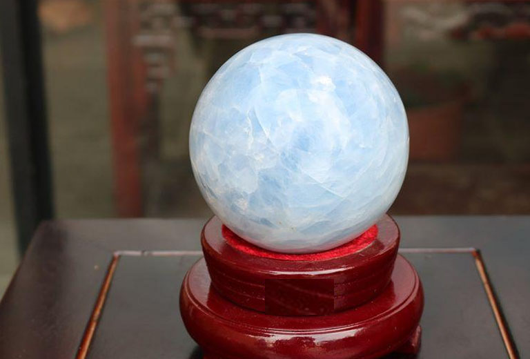 qua cau da aquamarine