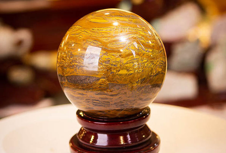 qua cau da mat ho vang