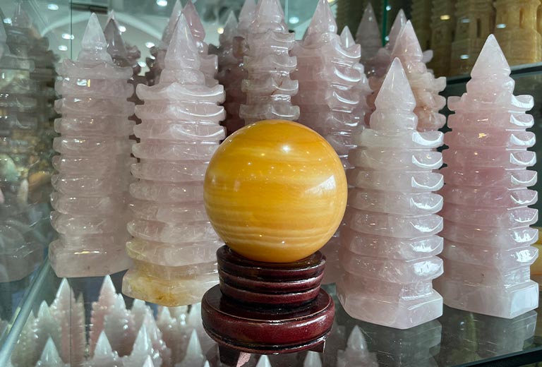 qua cau phong thuy ngoc hoang long