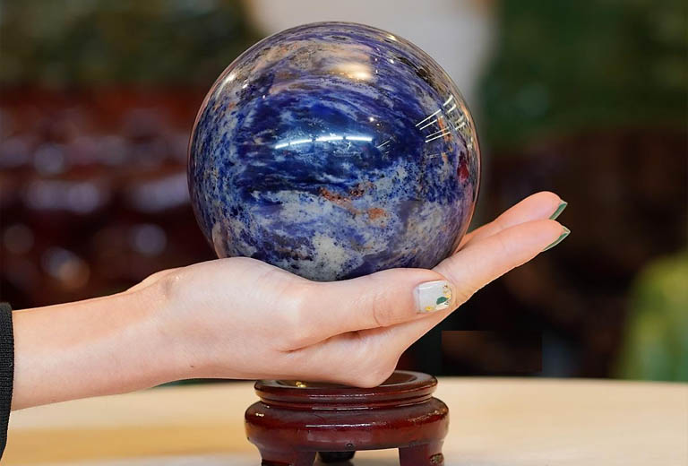 qua cau phong thuy lapis xanh bien