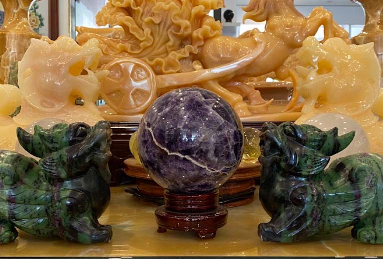 qua cau phong thuy thach anh tim