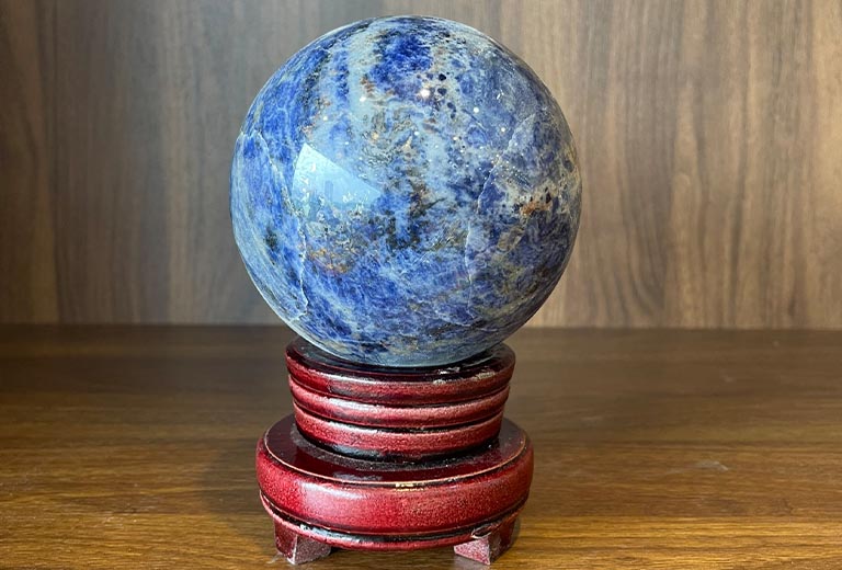 qua cau phong thuy lapis