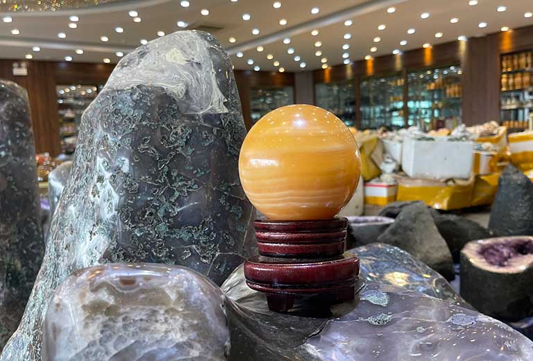 qua cau phong thuy ngoc hoang long