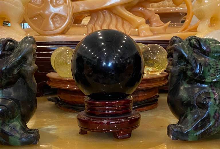 qua cau thach anh den