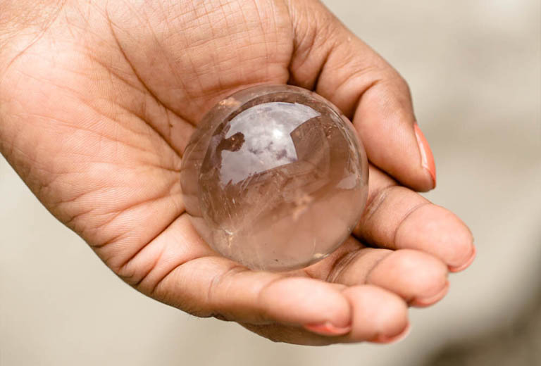 qua cau thach anh khoi