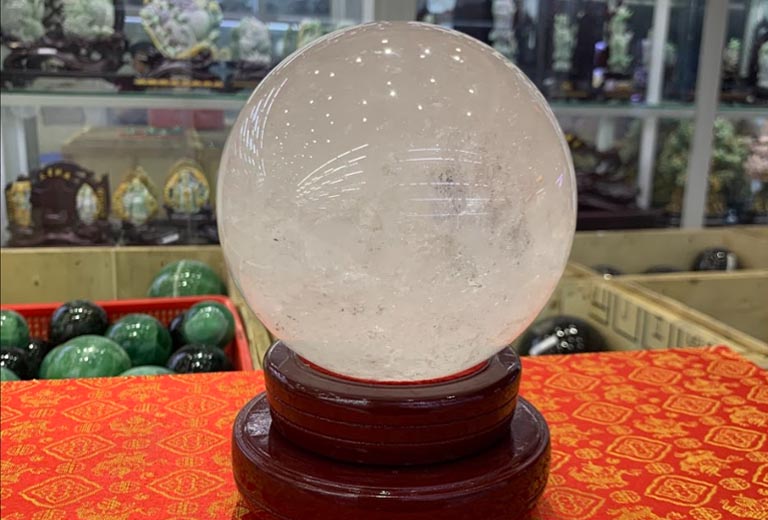 qua cau thach anh pha le