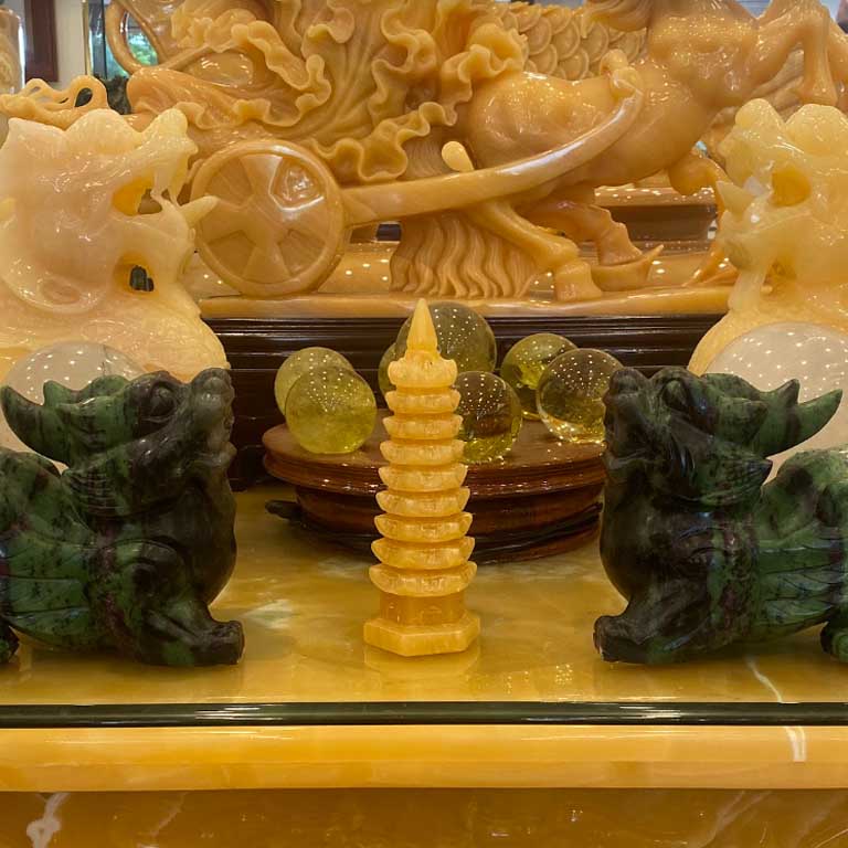 thap van xuong 9 tầng ngoc hoang long