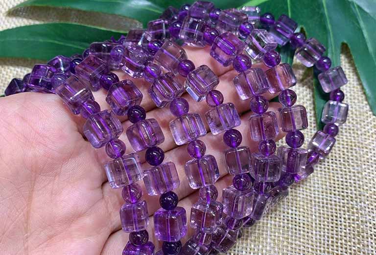 vong tay da phong thuy